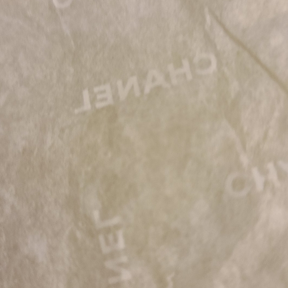 Chanel paper bag with tissue paper - Picture 3 of 6